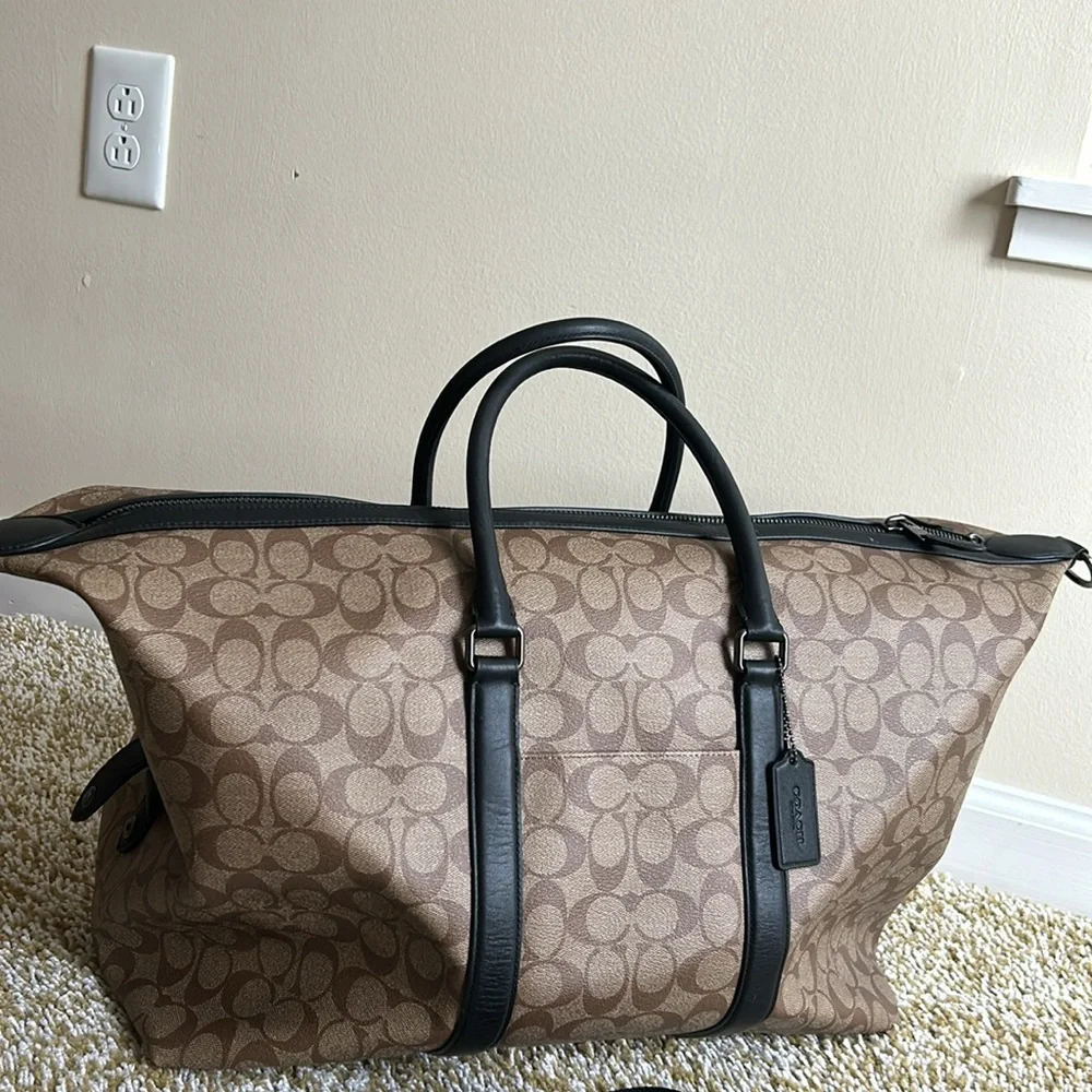 Coach - Picture 2 of 16